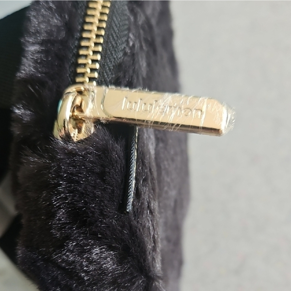 LULULEMON PLUSH FLEECE BELT BAG - Picture 10 of 14